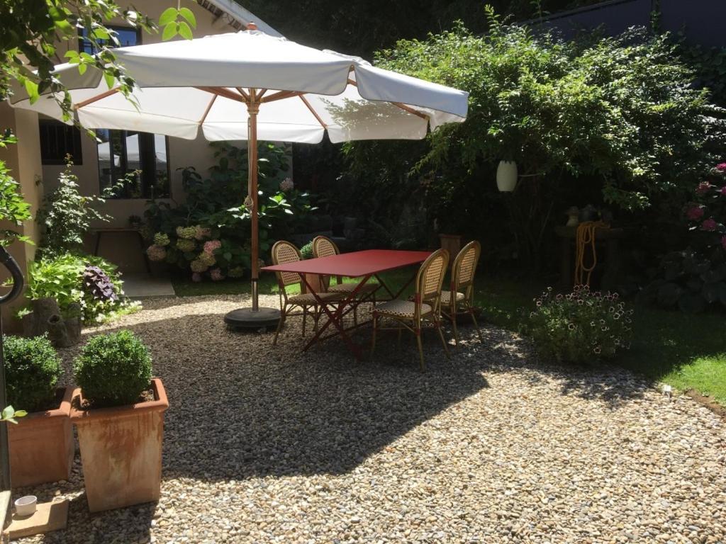 Cote Jardin, Chambres D'Hotes B&B Le Pont-de-Beauvoisin Bagian luar foto